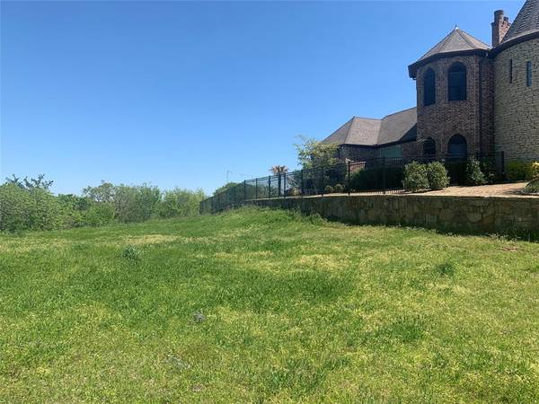 Keller, TX 76248,600 Comal Court