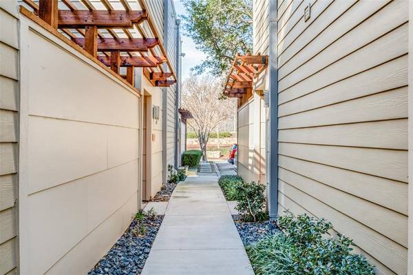 3929 Buena Vista Street #E, Dallas, TX 75204