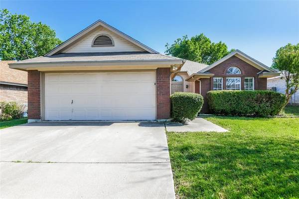 10217 Maverick Drive, Fort Worth, TX 76108