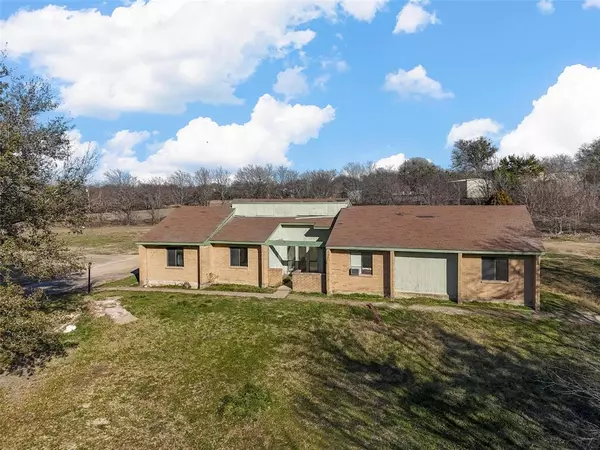 243 Ridge Creek Road, Waxahachie, TX 75167