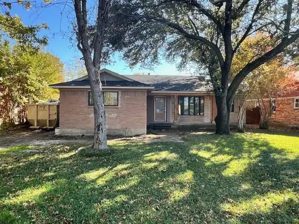 8566 Sweetwood Drive, Dallas, TX 75228