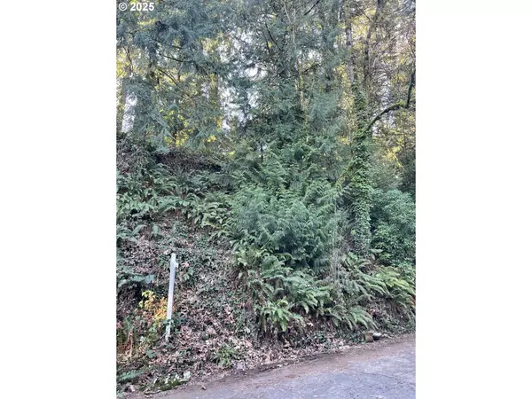 SW CHAMPLAIN DR, Portland, OR 97205