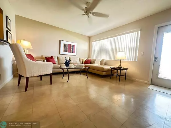 Deerfield Beach, FL 33442,30 Lyndhurst B  #30