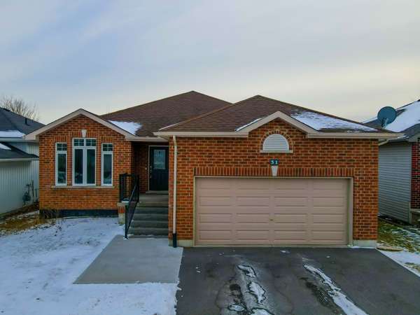 31 Fox Den DR, Northumberland, ON K0K 1H0