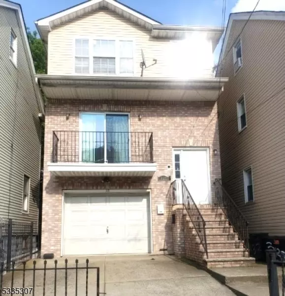 328 S 19th St, Newark City, NJ 07103