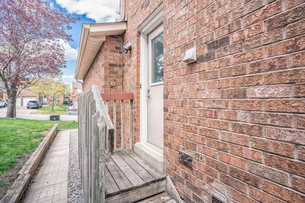 Pickering, ON L1V 5Z8,535 Lightfoot PL #Bsmt