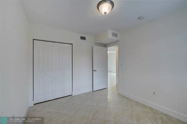 Pompano Beach, FL 33060,410 SW 15th St  #101