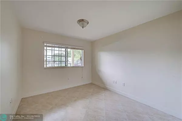 Pompano Beach, FL 33060,410 SW 15th St  #105