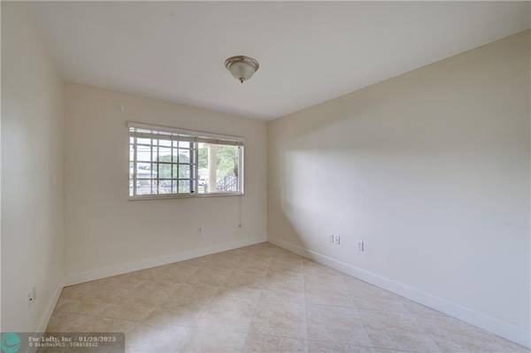 Pompano Beach, FL 33060,410 SW 15th St  #105