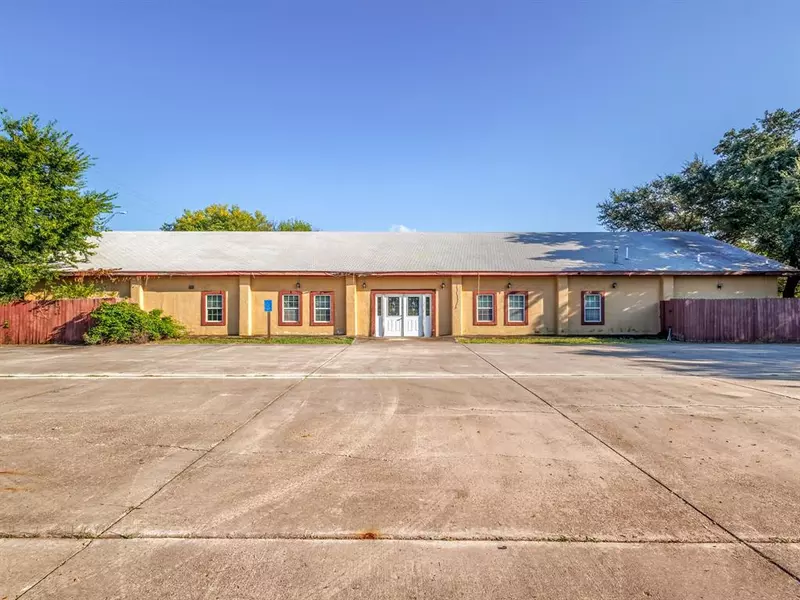 2719 Austin Avenue, Brownwood, TX 76801