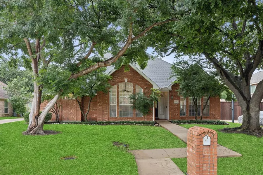 629 Meadowcrest Drive, Highland Village, TX 75077