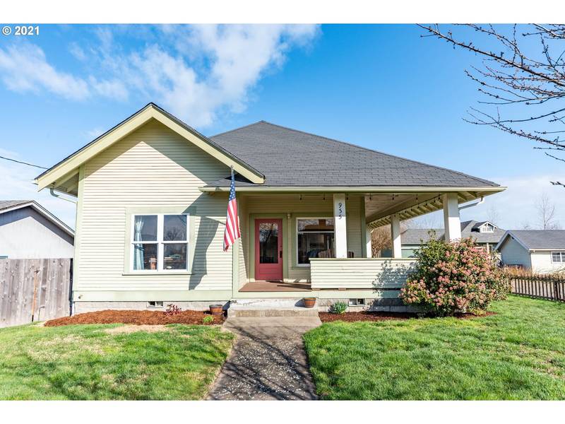 935 TERRITORIAL ST, Harrisburg, OR 97446