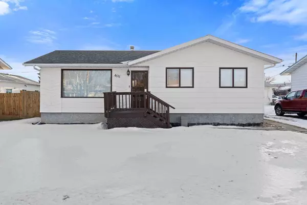 4511 45 AVE, Mayerthorpe, AB T0E 1N0