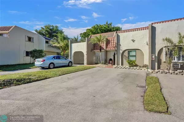 Plantation, FL 33324,257 Jacaranda Dr  #30