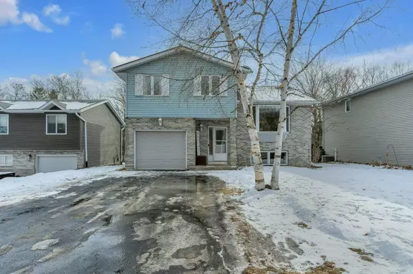 Kingston, ON K7K 6M3,20 Limeridge DR