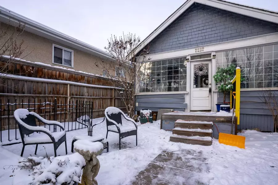 2232 5 AVE Northwest, Calgary, AB T2N 0S7