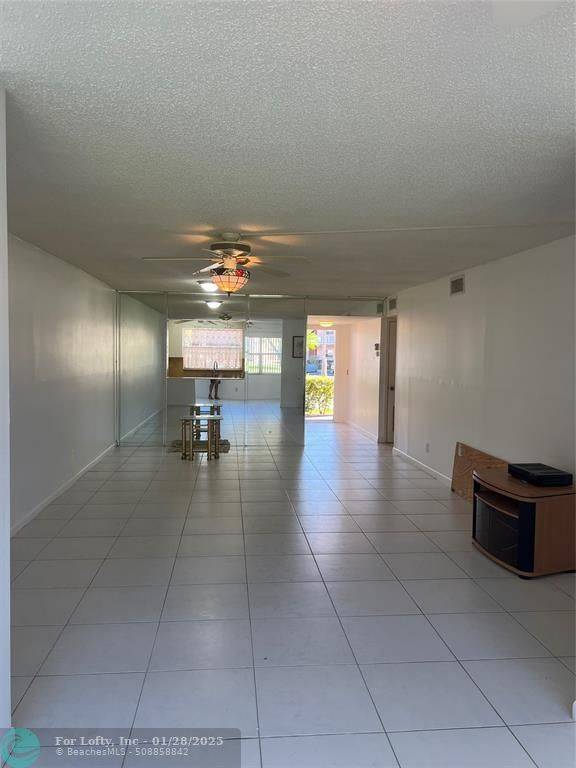 Sunrise, FL 33322,9721 Sunrise Lakes Blvd  #106