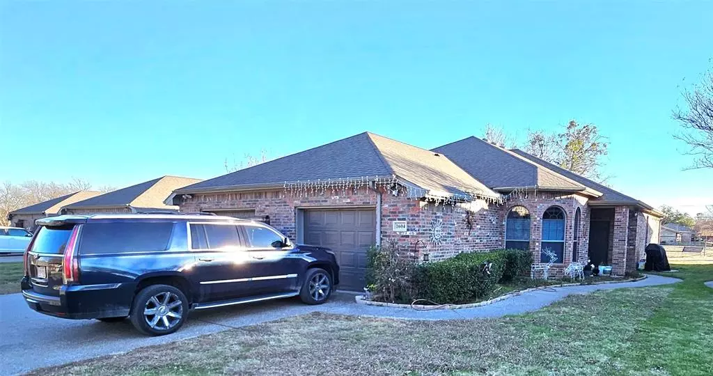 1604 Diamond Circle, Gainesville, TX 76240