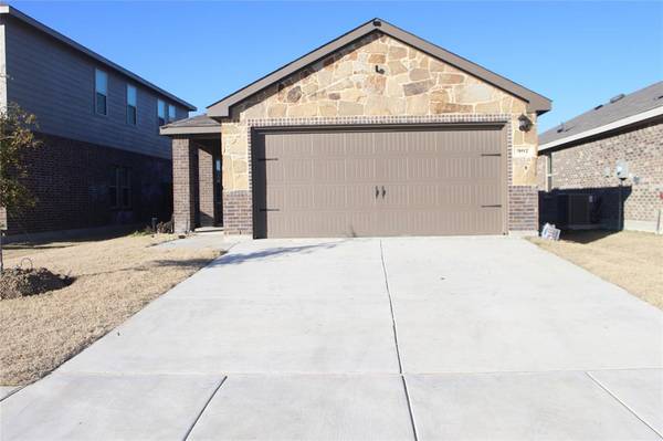 907 Country Road, Royse City, TX 75189