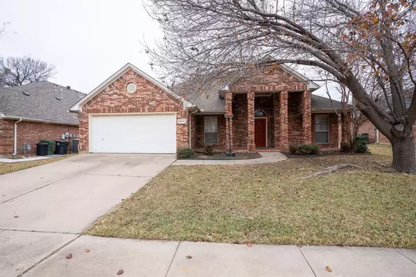 6018 Fannin Drive, Arlington, TX 76001