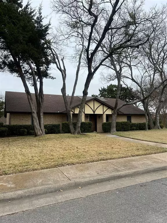 1111 Madlynne Drive, Cedar Hill, TX 75104