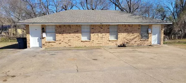 402 S Gaines Street, Ennis, TX 75119