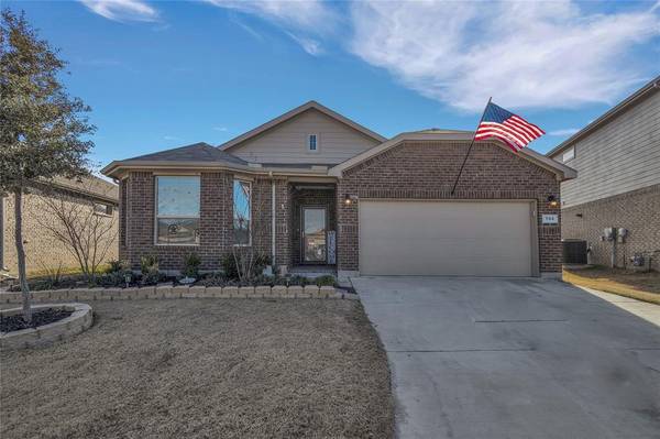 704 Blackhorse Trail, Fort Worth, TX 76247