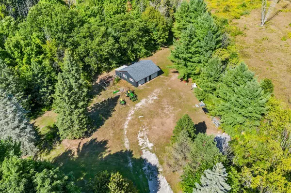 Springwater, ON L9X 1K1,2422 Snow Valley RD