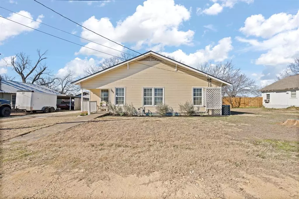 Joshua, TX 76058,307 N Main Street