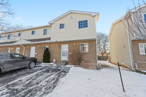 Niagara, ON L2H 2X7,8141 Coventry RD #92