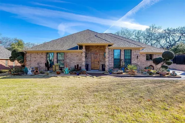 112 Silver Ridge Court, Burleson, TX 76028