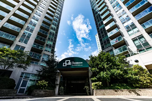 16 Harrison Garden BLVD #209, Toronto C14, ON M2N 7J6