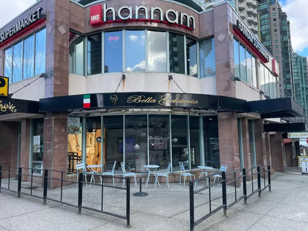 Vancouver, BC V6E 1C6,1301 ROBSON STREET