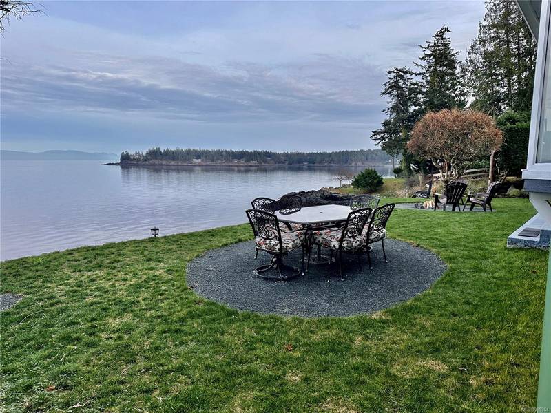 1412 Reef Rd, Nanoose Bay, BC V9P 9B9