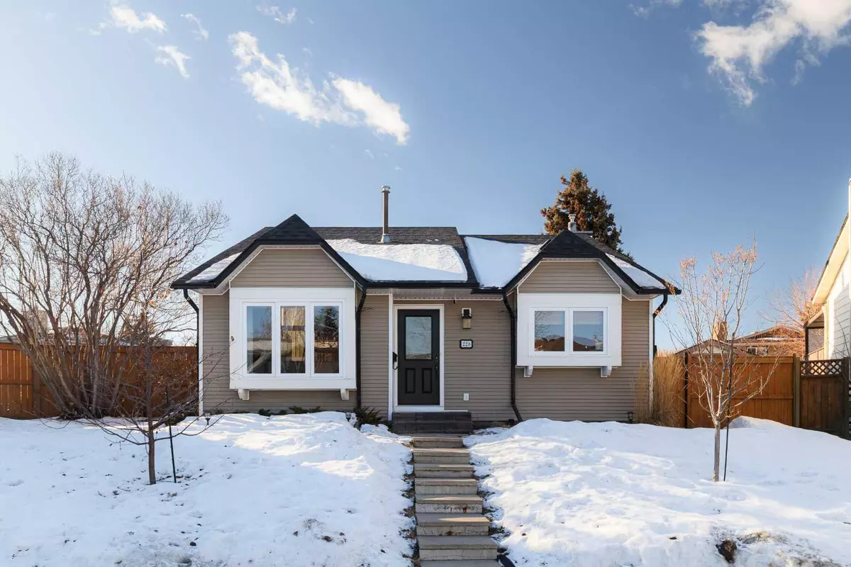 Calgary, AB T2Z 1R6,228 Mckerrell PL SE