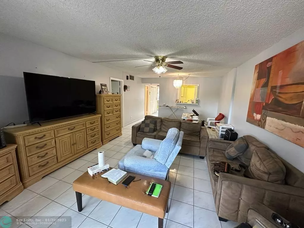 Plantation, FL 33317,406 NW 68 avenue  #116