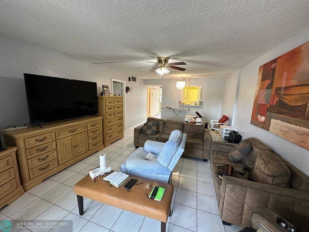 Plantation, FL 33317,406 NW 68 avenue  #116