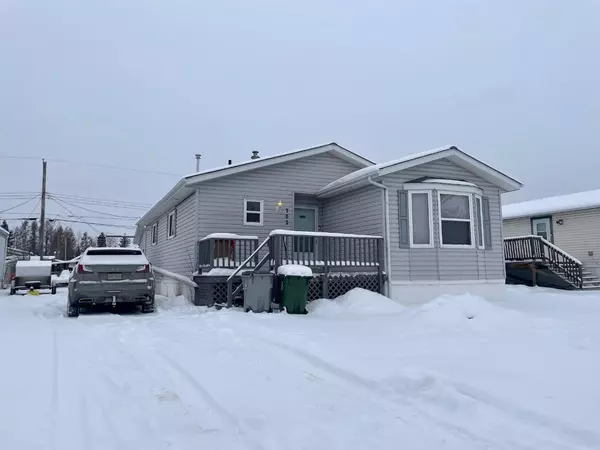 702 52 Street, Edson, AB T7E 1K5