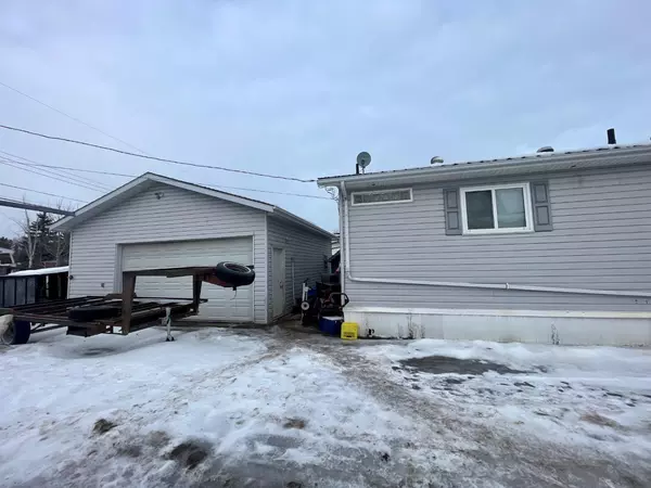 Edson, AB T7E 1K5,702 52 Street