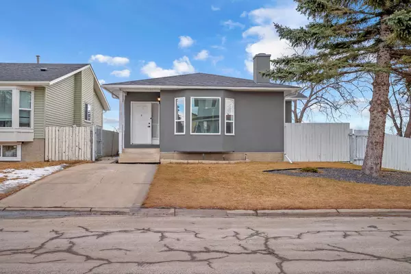 Calgary, AB T3J 3A3,8 Falshire Close NE