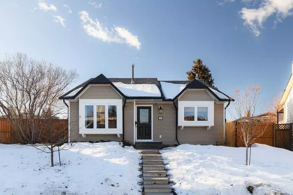 228 Mckerrell PL SE,  Calgary,  AB T2Z 1R6