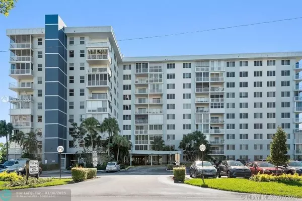 4200 Hillcrest Dr  #910, Hollywood, FL 33021