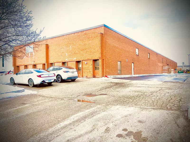 2579 Rena RD, Mississauga, ON L4T 1G6