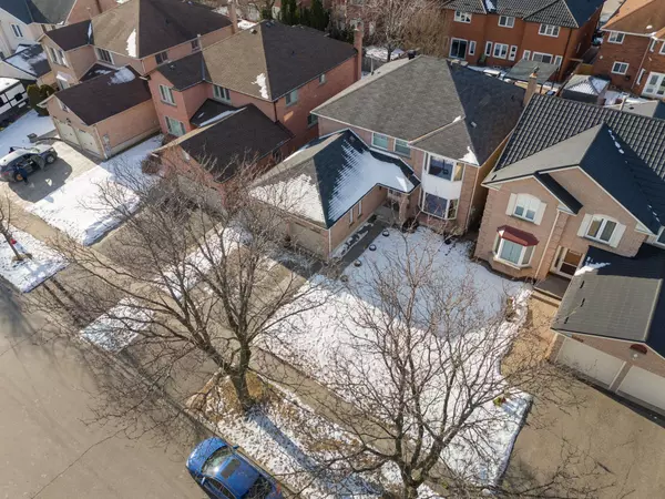 5676 Brightpool CRES, Peel, ON L5M 3W3