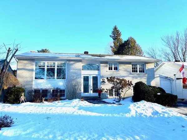 172 Old Colony RD, Ottawa, ON K2L 1M7