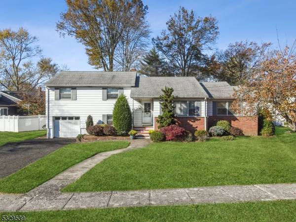 47 Garden Oval, Springfield Twp., NJ 07081