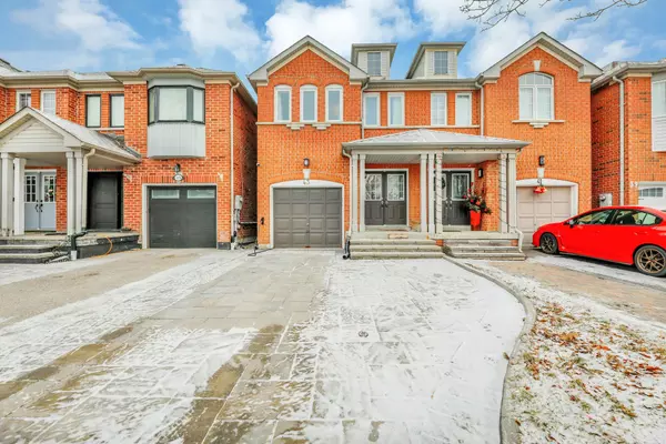 43 Sassafras CIR, York, ON L4J 8M7