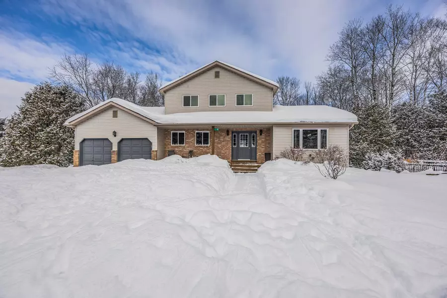 11 Maple CT, Oro-medonte, ON L0K 1E0