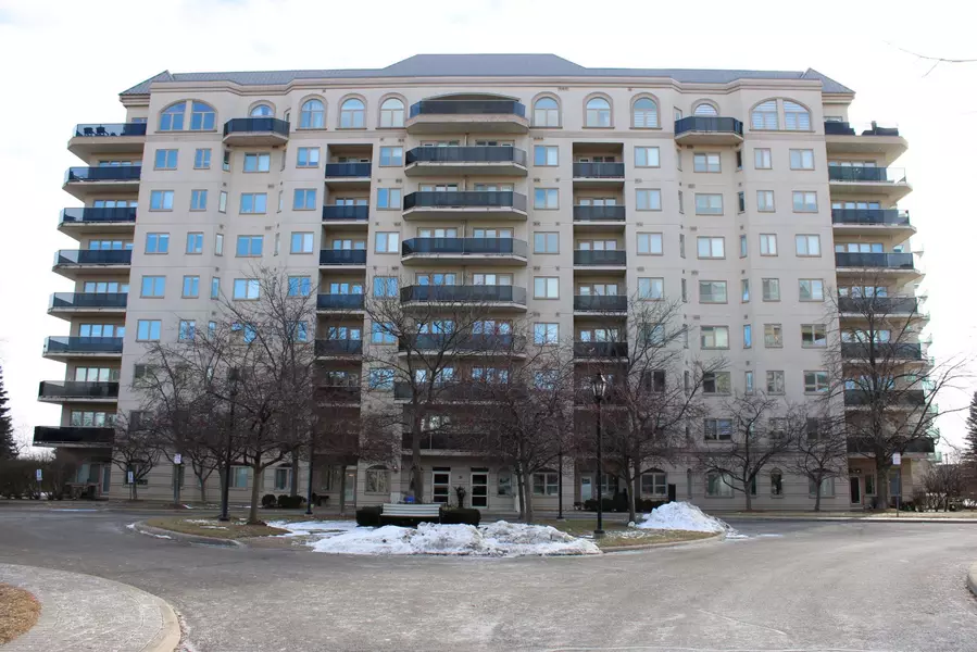 10 dayspring CIR #208, Brampton, ON L6P 1B9