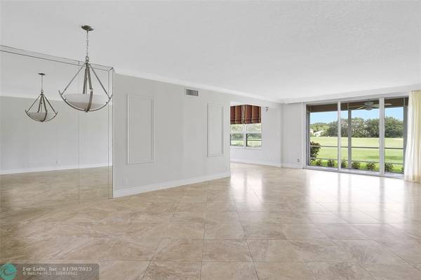 Pompano Beach, FL 33069,3505 Oaks Way  #107